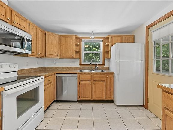 3rd image of 12 Althea Rd