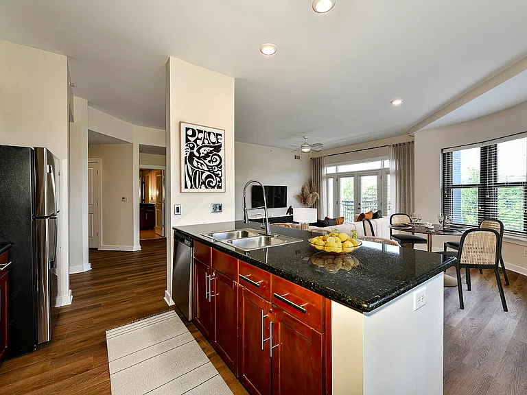 Peachtree Dunwoody Place — Photo 9