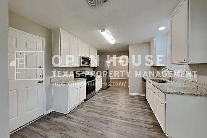 21884 Whispering Forest Dr — Photo 5
