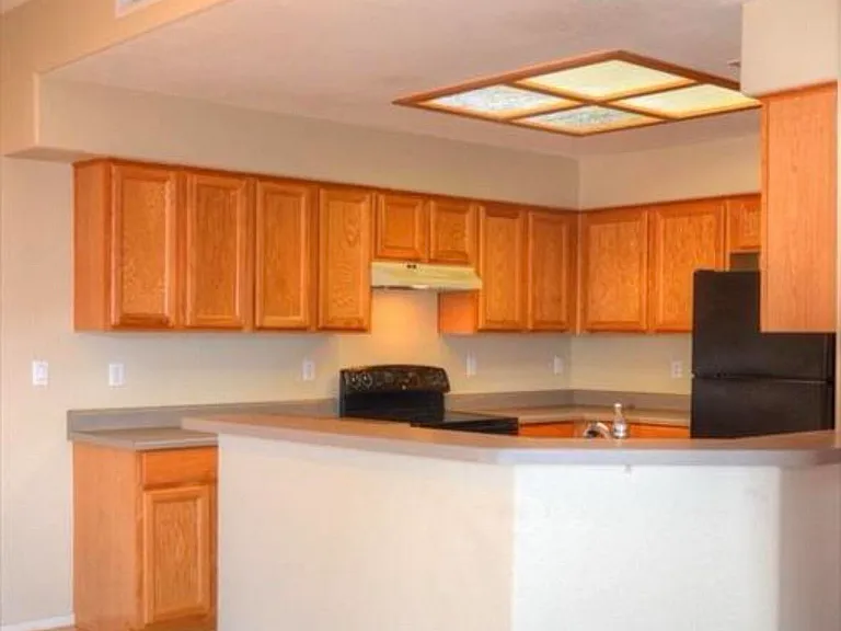 4917 W Behrend Dr — Photo 2