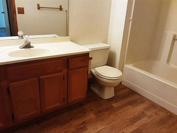 3rd image of 2754 Edgewater Dr #51