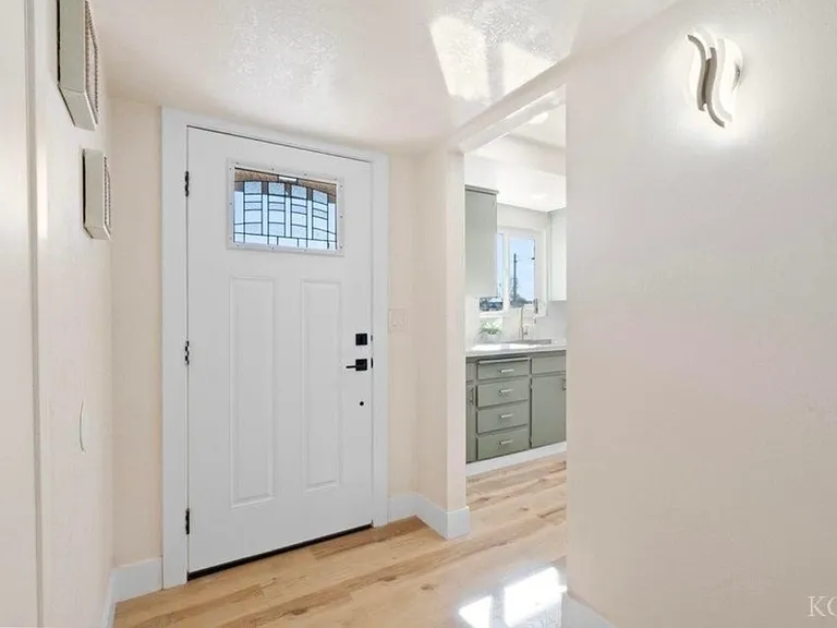 760 Crass Ave #1 — Photo 5