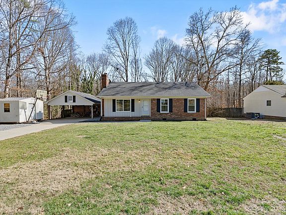3rd image of 678 Ole Lamp Ln
