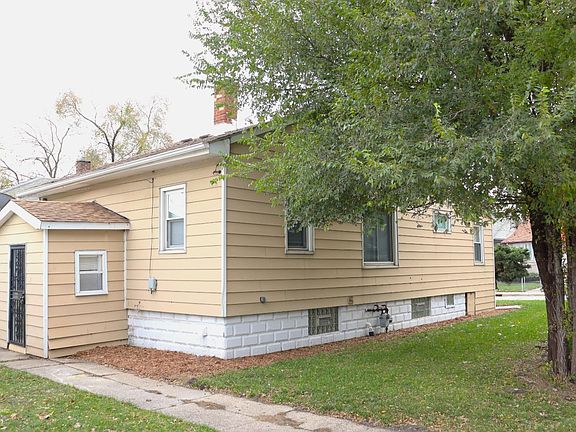 2nd image of 6141 Noble Ave