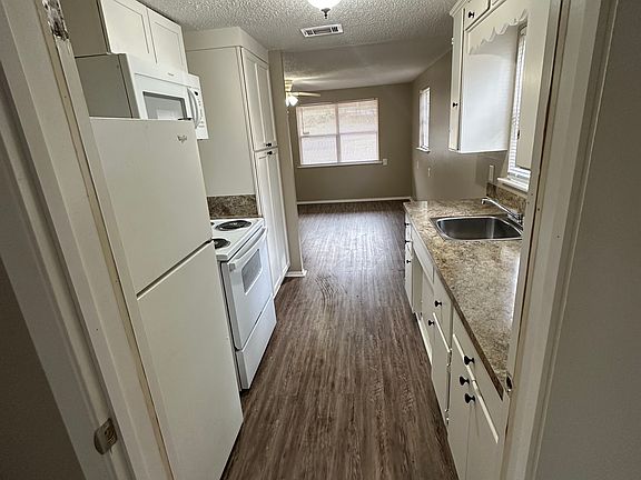 4th image of 432 Sunset Ave #432