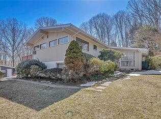 58 Lakeview Ave W, Cortlandt Manor, NY 10567