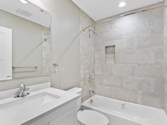 3rd image of 19 Franklin St #3