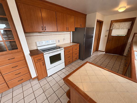 5th image of 2122 NW 190th St