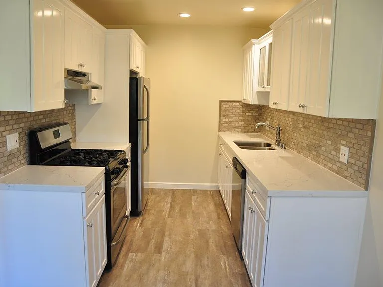 828 N Martel Ave #2 — Photo 7