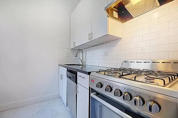 Rented by REAL New York | media 16