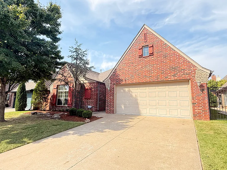 10932 S 77th Pl E — Photo 3