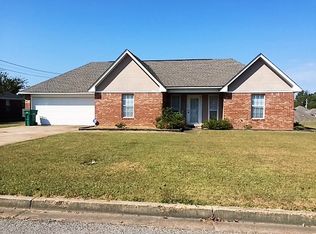 3111 Monterey Dr, Tupelo, MS 38801