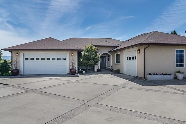 1st image of 976 Merlot Dr