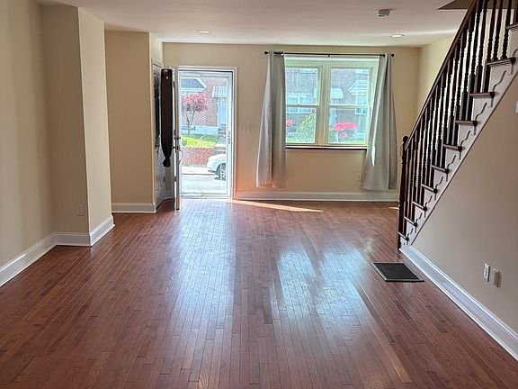 2nd image of 7151 Akron St