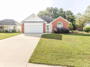 208 Sunnymeade Dr, Warner Robins, GA 31093