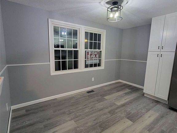 3rd image of 2505 Ashwood Ct