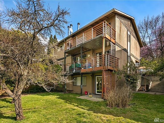 4th image of 13217 35th Ave NE