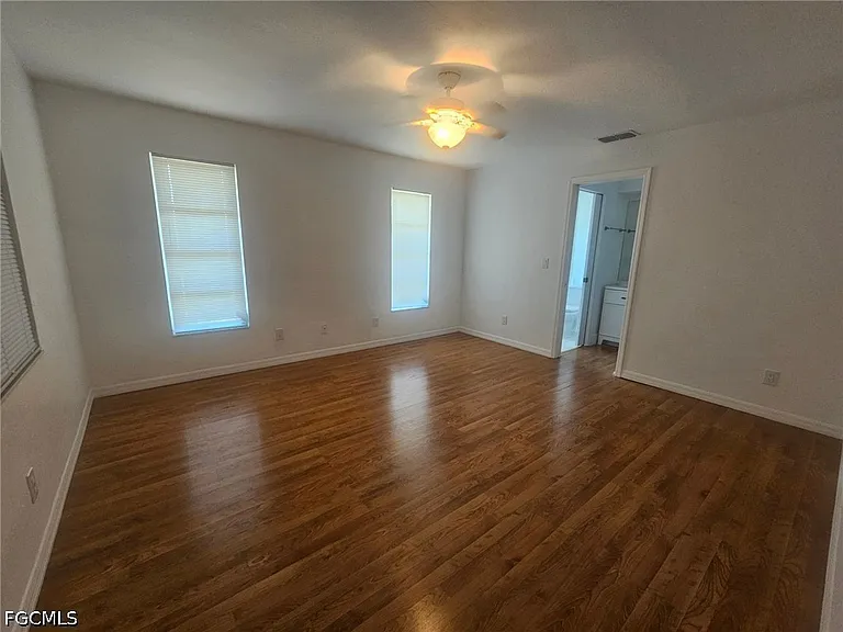 5989 Hillyer Ct W — Photo 11