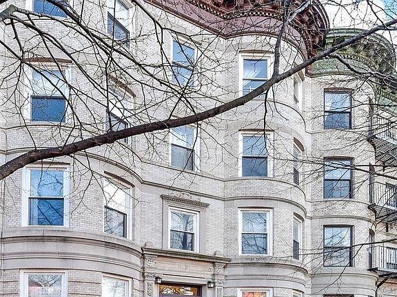 4th image of 658 Park Pl APT 8