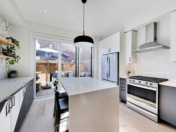3rd image of 80 Daisy Ave #30