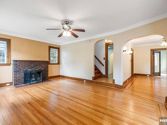 3rd image of 314 Mountain Way