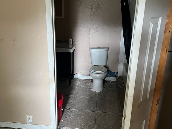 5th image of 9316 1st Ave