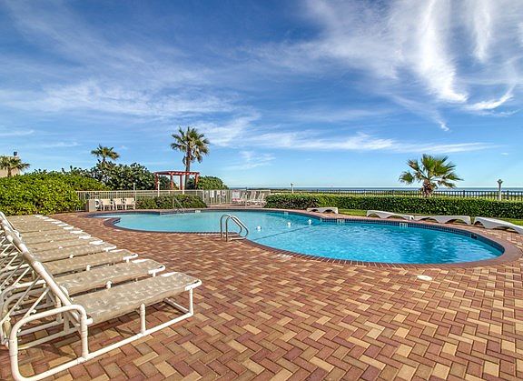 4th image of 2000 Gulf Blvd #707