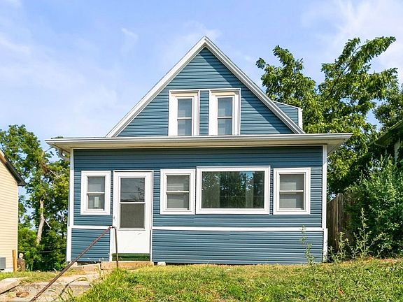 5th image of 3042 Cottage Grove Ave