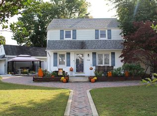 2338 Poe Rd, Secane, PA 19018