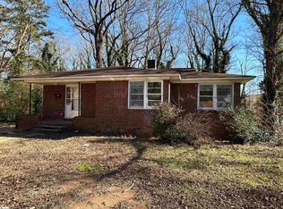 371 Crestview Dr, Spartanburg, SC 29306