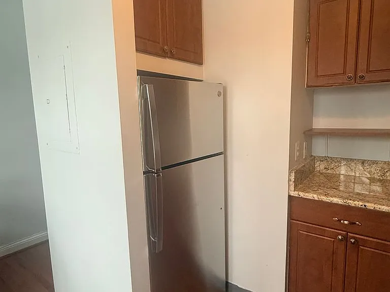 1814 W Abingdon Dr #202 — Photo 5