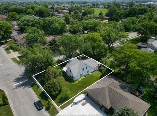 12437 Saint Thomas St, Tecumseh, ON N8N1H7