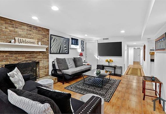 4th image of 843 Artwood Rd NE