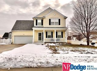 19829 Acorn Dr, Gretna, NE 68028
