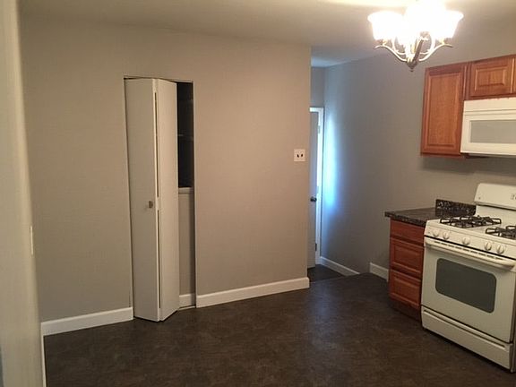 5th image of 400 Fairwick Dr