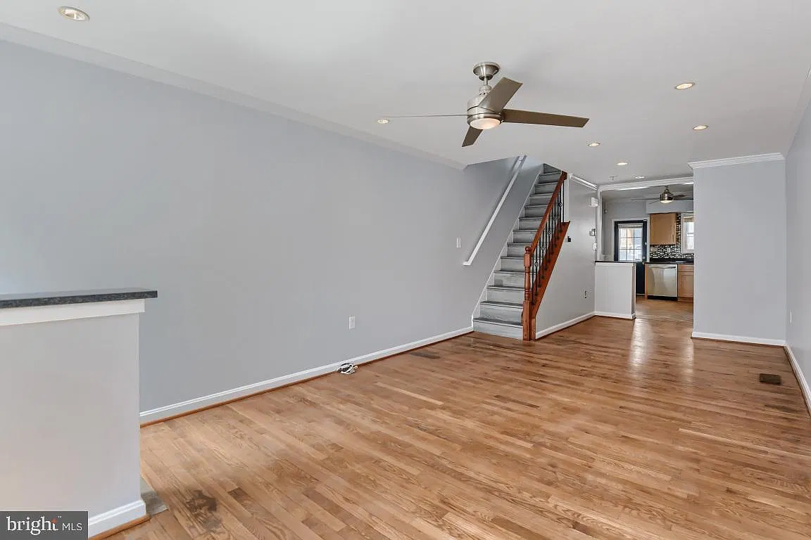 3 bed, 2.0 bath, 1476 sqft, $2,500 — Photo 2