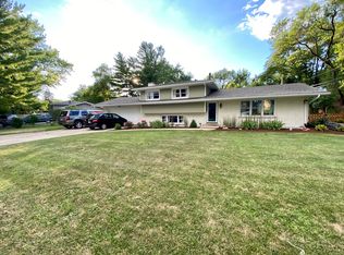 1951 Rosemont Ave, Aurora, IL 60506