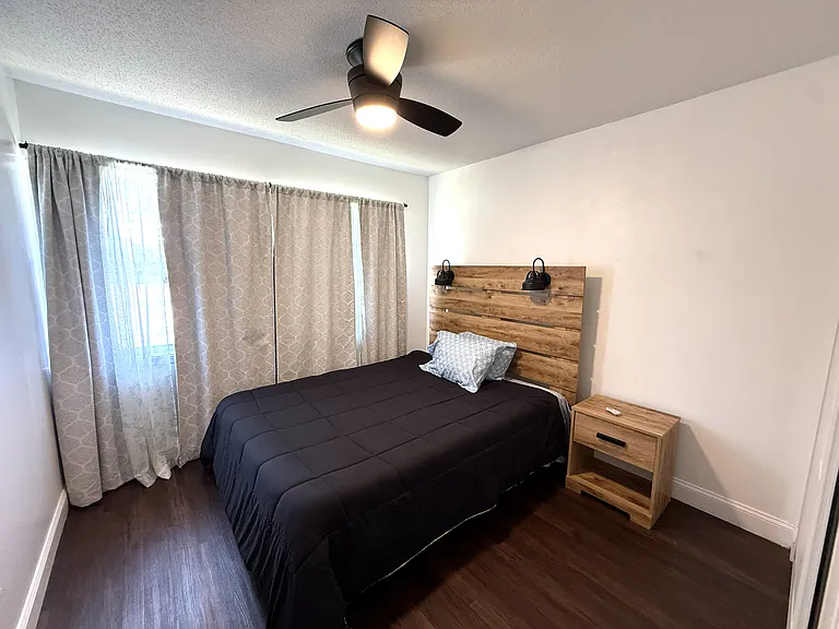 668 Hampton Dr NE — Photo 33