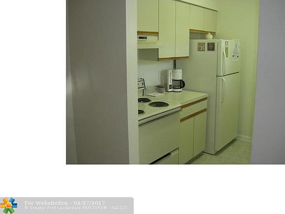 4th image of 751 Cypress Ln #E7