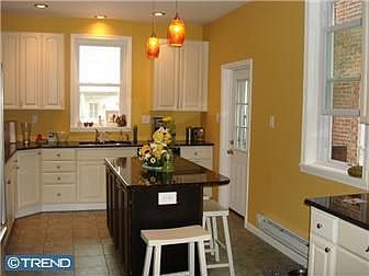 5th image of 515 S Melville St