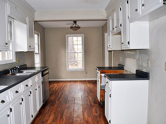 4th image of 279 Woodwinds Dr