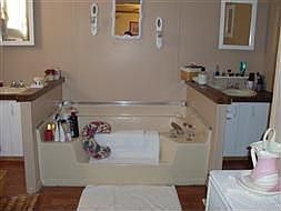 4th image of 239 Kenneth Cir