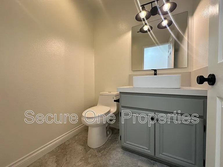 1740 Amarelle St — Photo 33