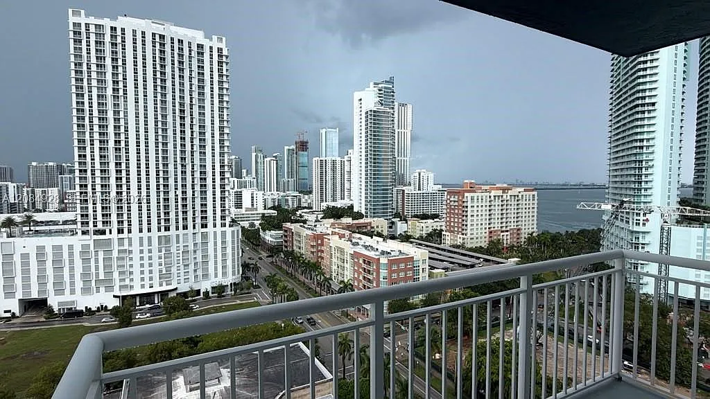 1800 Biscayne Plaza Condo — Photo 4