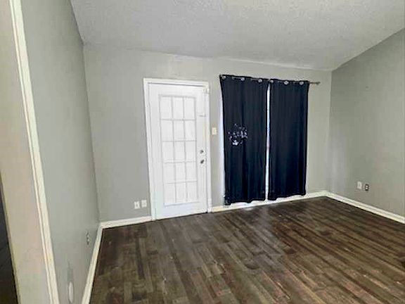 4th image of 6924 Tobin Dr