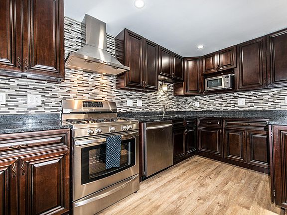 2nd image of 5207 N Reserve Ave Unit 2W