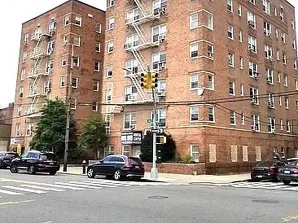 2939 Avenue Y image 1 of 7