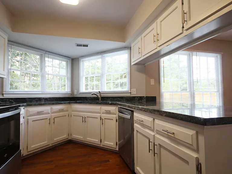 4525 Fox Creek Dr — Photo 19