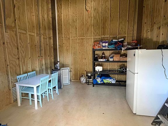 2nd image of 4065 Blue Jay St