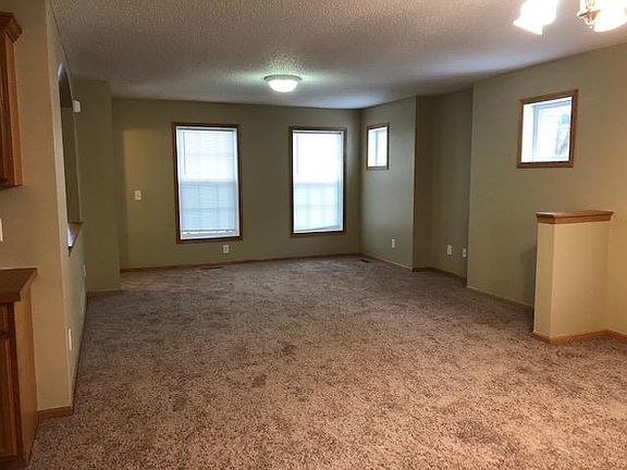 5th image of 1377 Searle St